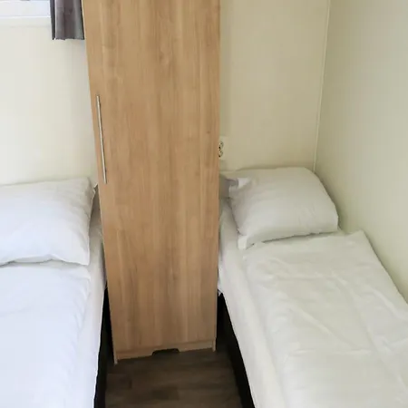 Horská chata With Dishwasher, 2km From The Efteling